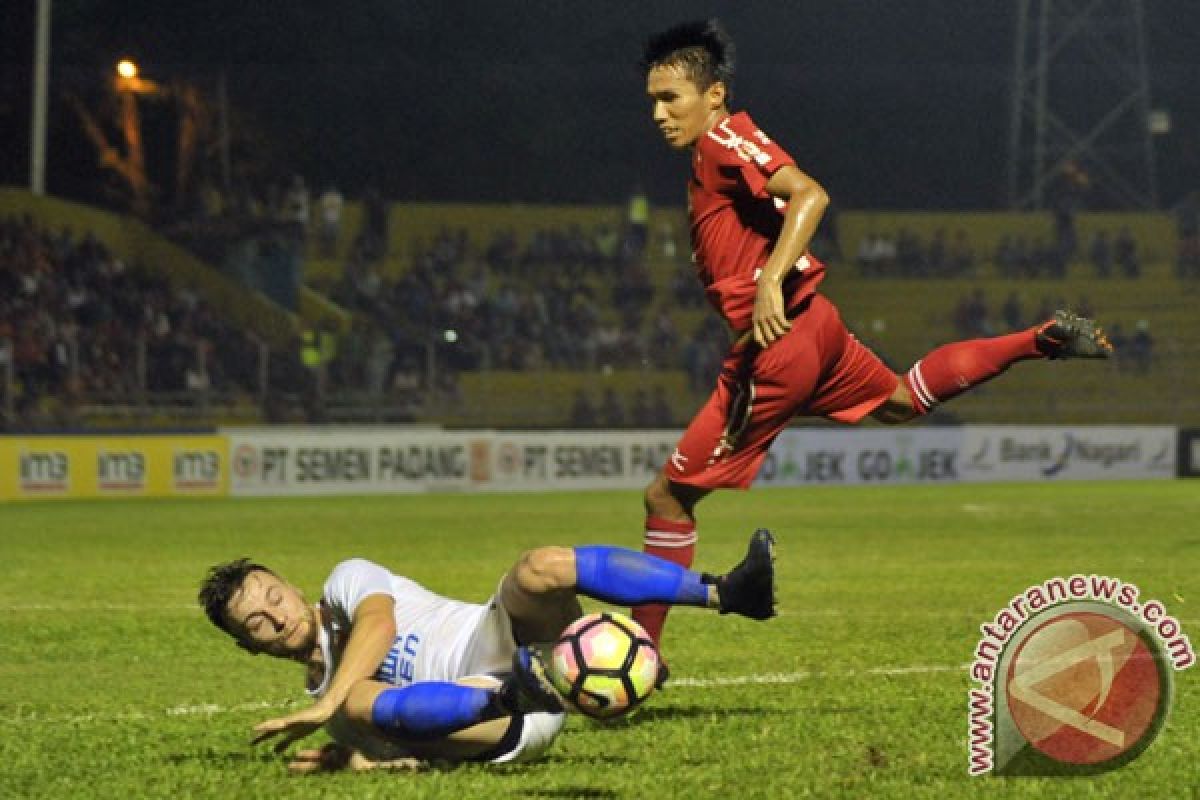 Semen Padang menang 2-1 atas PSM