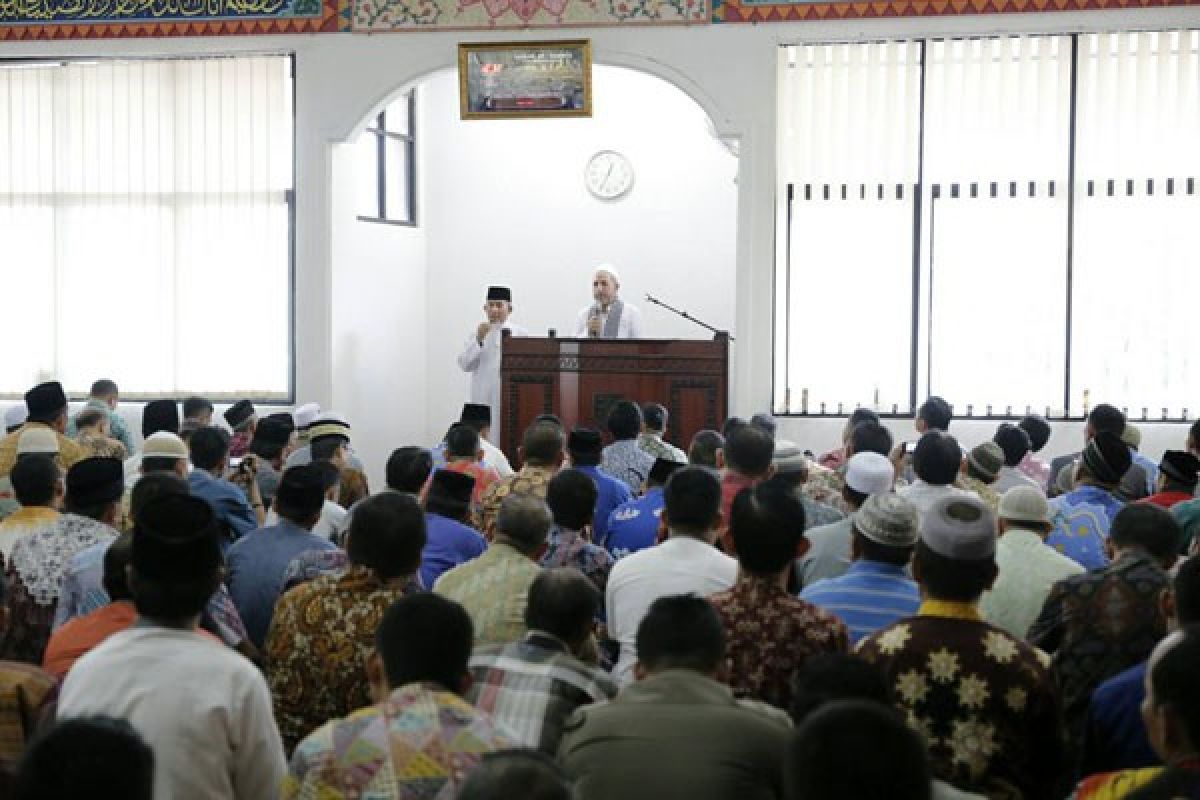 Imam Besar Masjid Al Aqso Palestina Berdoa Bersama Jajaran Pemprov Lampung  