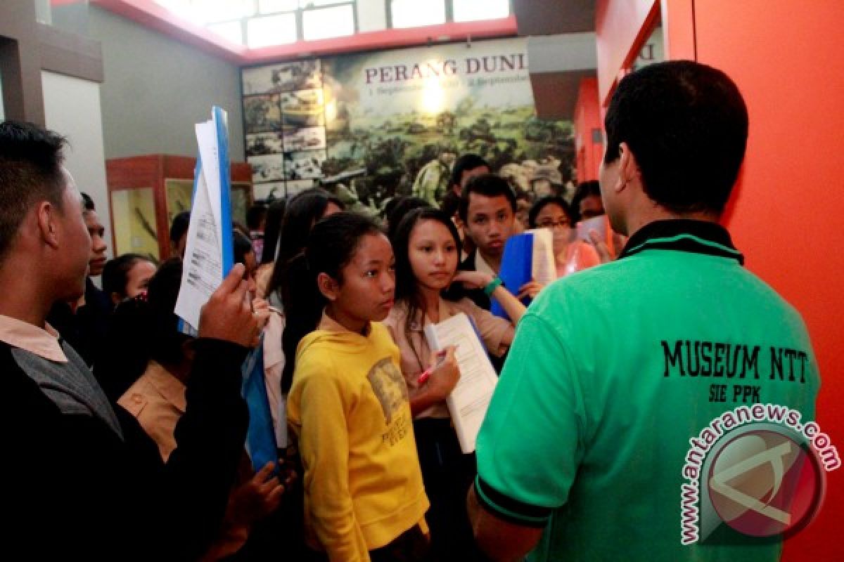  Pelajar Smp Lentera Kunjungi Museum NTT