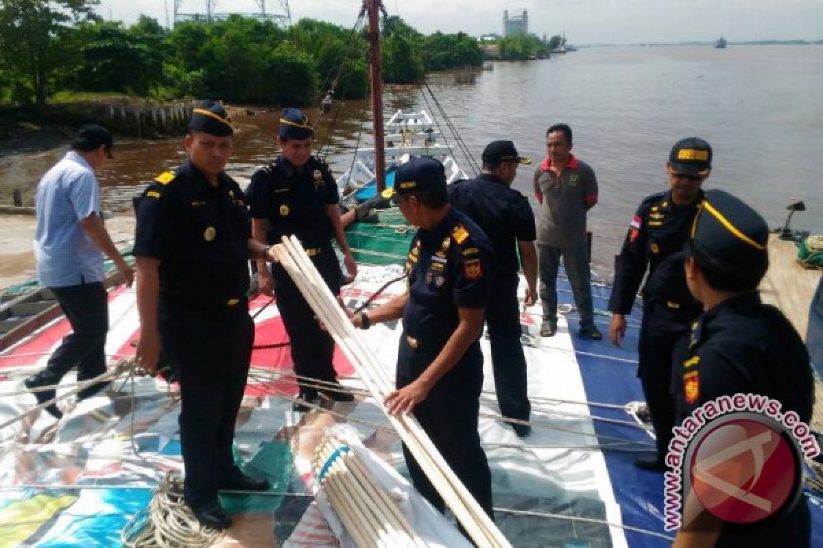 Bea Cukai Gagalkan Penyeludupan 120 Ton Rotan