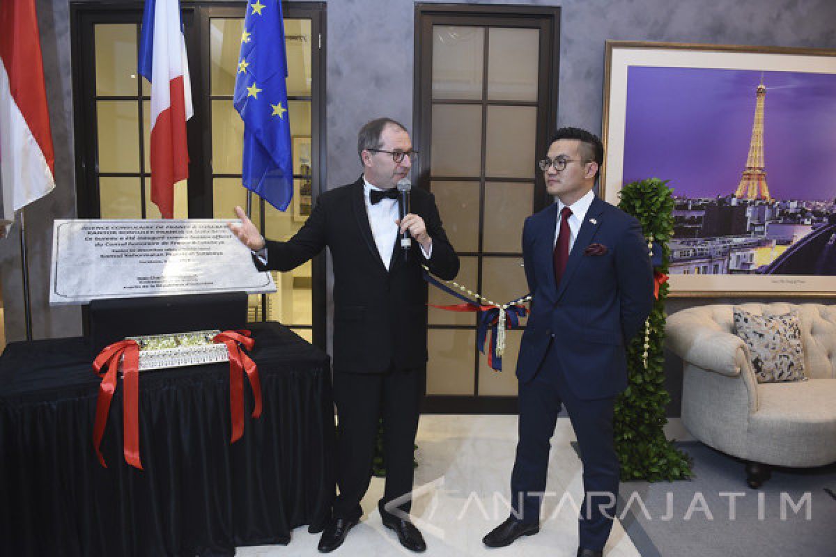 France Signs Coorperation Agreement with Three Universities in Surabaya