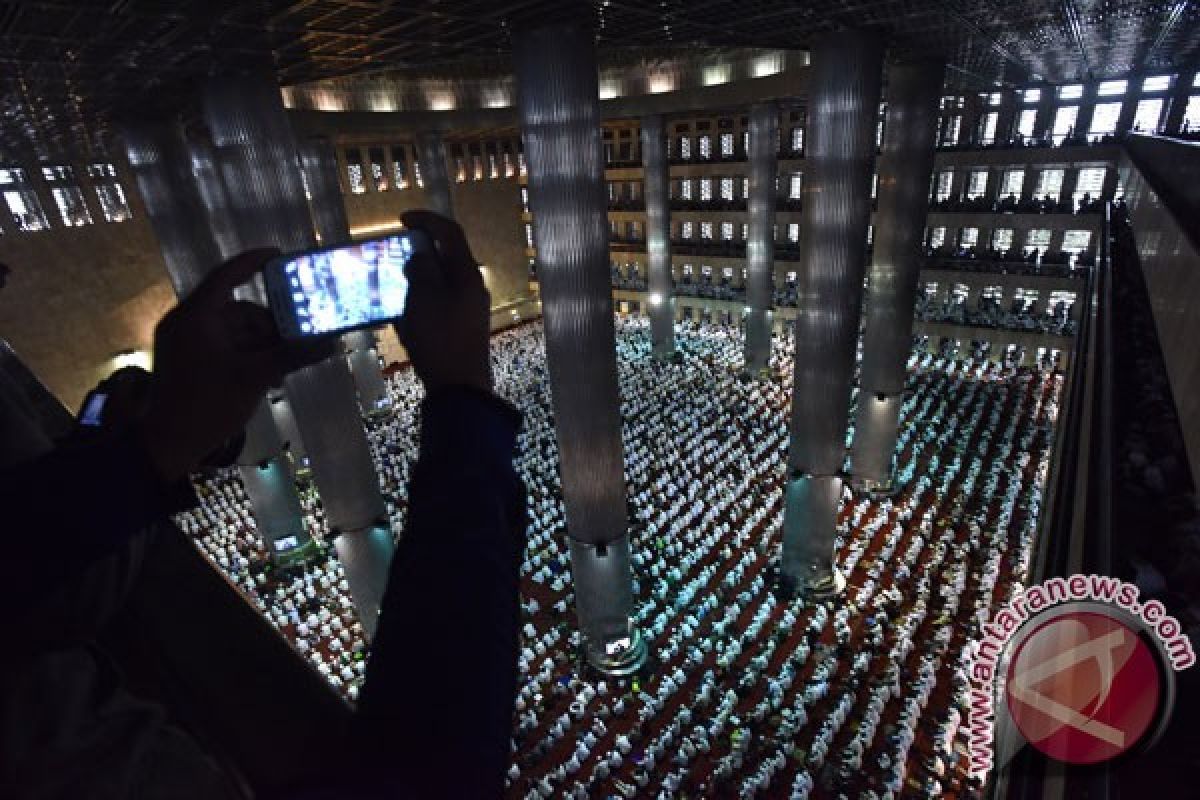 Istiqlal Lengang Jelang Aksi Bela Ulama 96