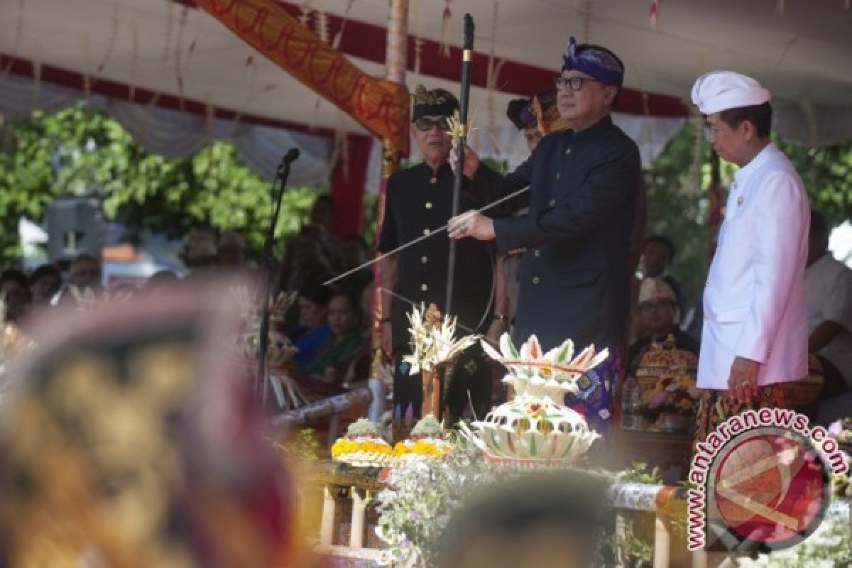 Mendagri Lepas Pawai Pesta Kesenian Bali Ke-39 (Video)