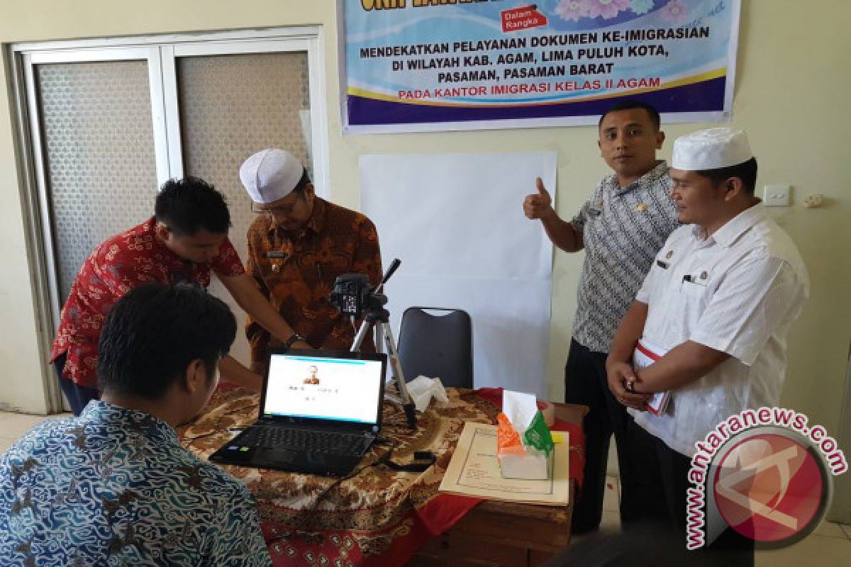 Kesbangpol Pasaman Barat Buat Aplikasi Dini Kinflik-Photo Mobile Paspor