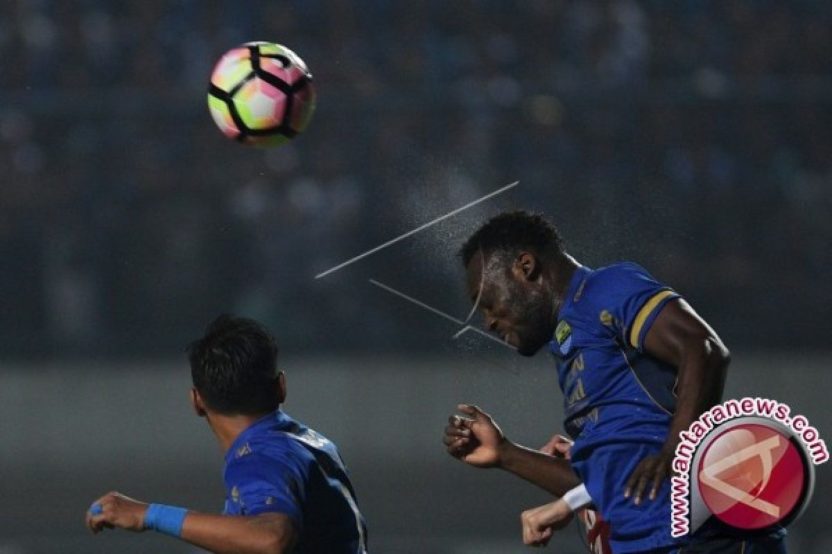Persib Bandung kalahkan Arema 2-0