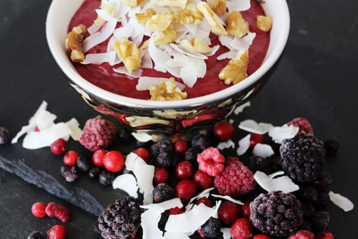 Ubah smoothie bowl jadi masker wajah