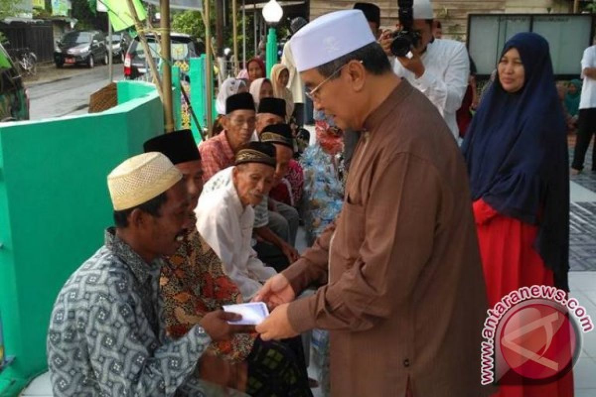 Warga Telaga Langsat Sambut Bupati Safari Ramadhan