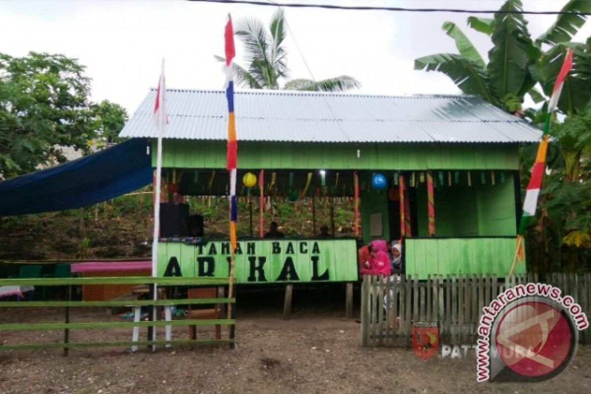 Babinsa Dirikan Taman Baca Masyarakat di SBB