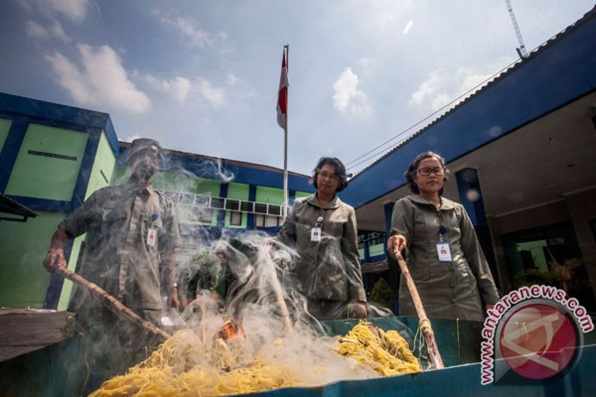 BBPOM Yogyakarta musnahkan 75 kg mi basah berformalin