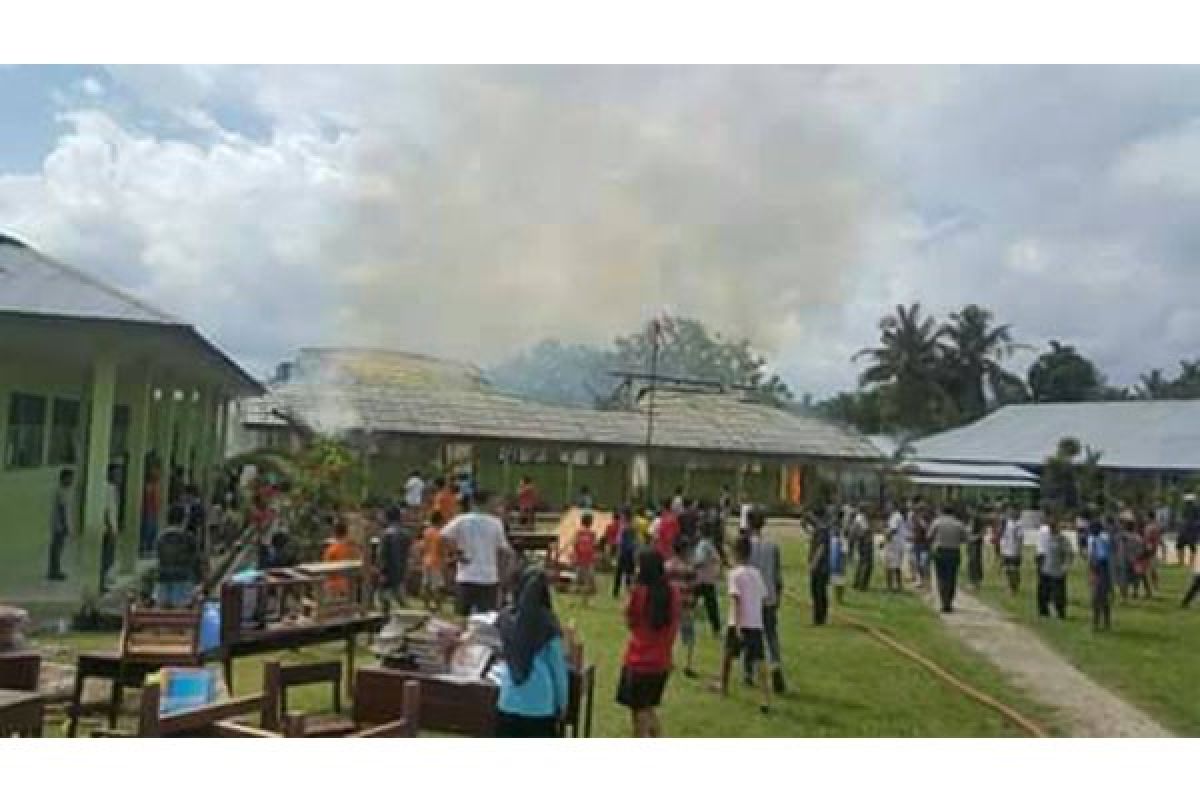 Kerugian Akibat Kebakaran Gedung Sekolah Rp800 Juta