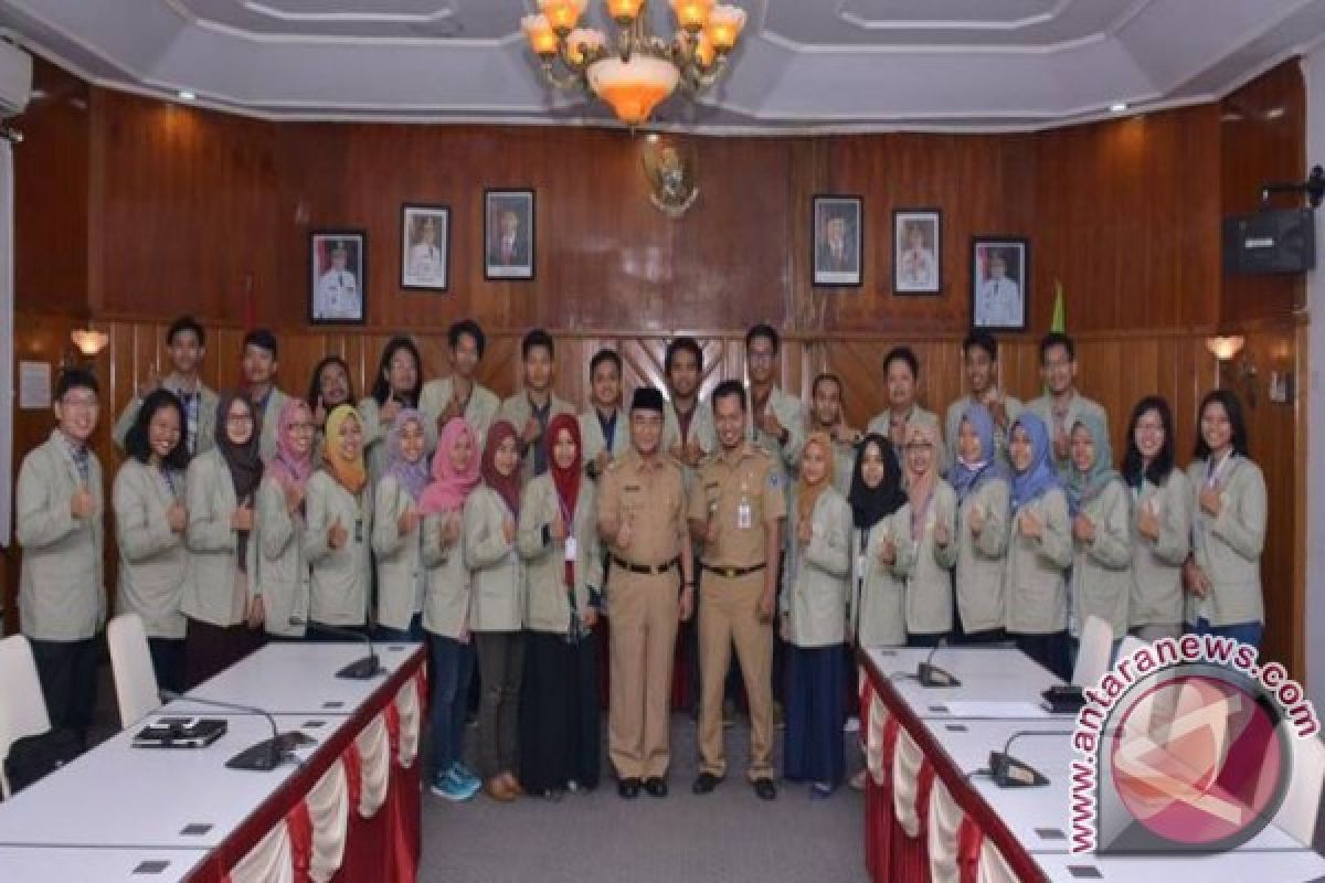 Silaturrahmi Bupati HSS dengan Mahasiswa KKN UGM