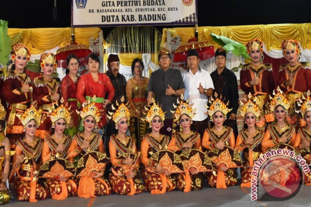 Desa Kesiman Kertalangu gelar pementasan budaya