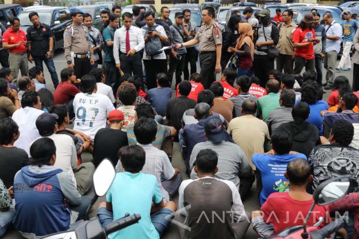 Polisi Jaring 146 Preman di Surabaya