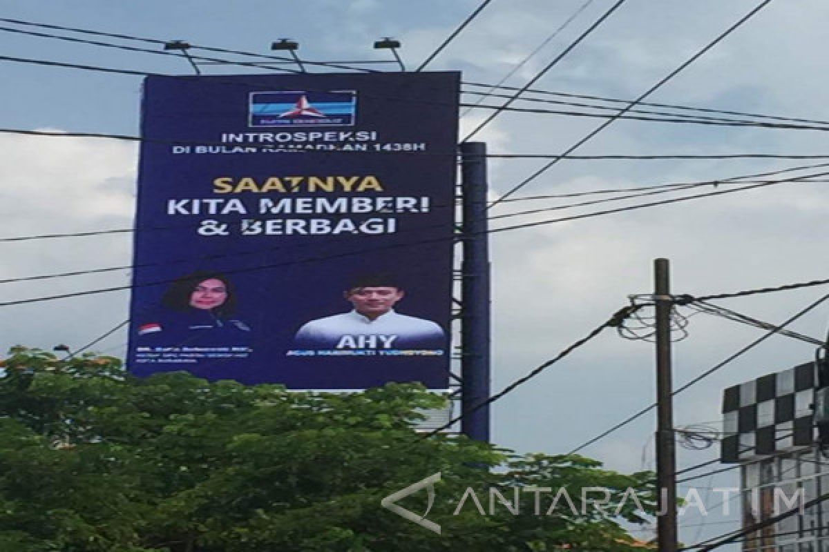 Ratusan Spanduk Agus Yudhoyono Beredar di Surabaya (Video)