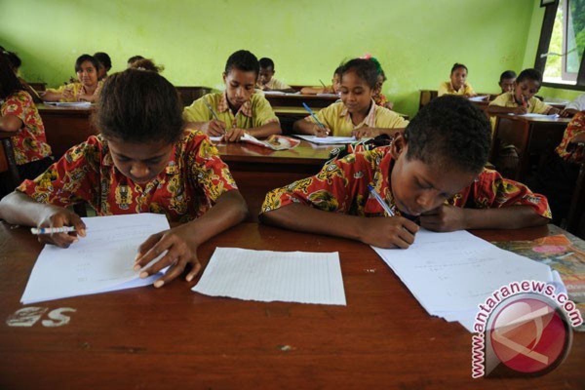 Pendidikan solusi untuk kesejahteraan masyarakat Papua
