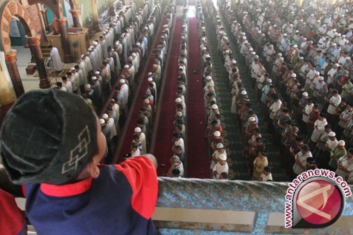 Pemkab Kabupaten Bangka Barat Gelar Shalat Id di Gelora Muntok