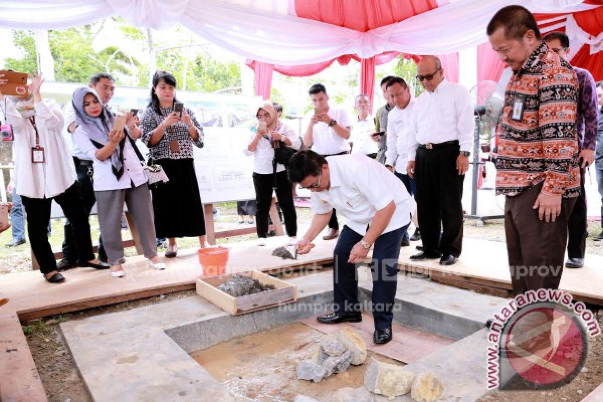 Gubernur Meletakkan Batu Pertama Pembangunan Gedung PIP2B