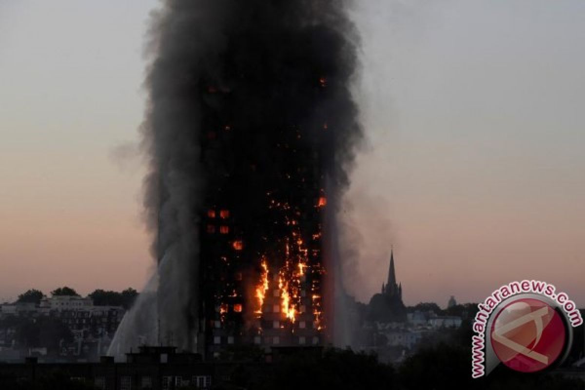 Polisi London: 255 orang selamat dari kebakaran Grenfell