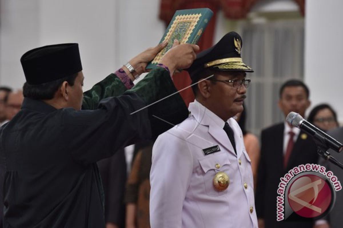 Presiden Lantik Djarot Gubernur DKI