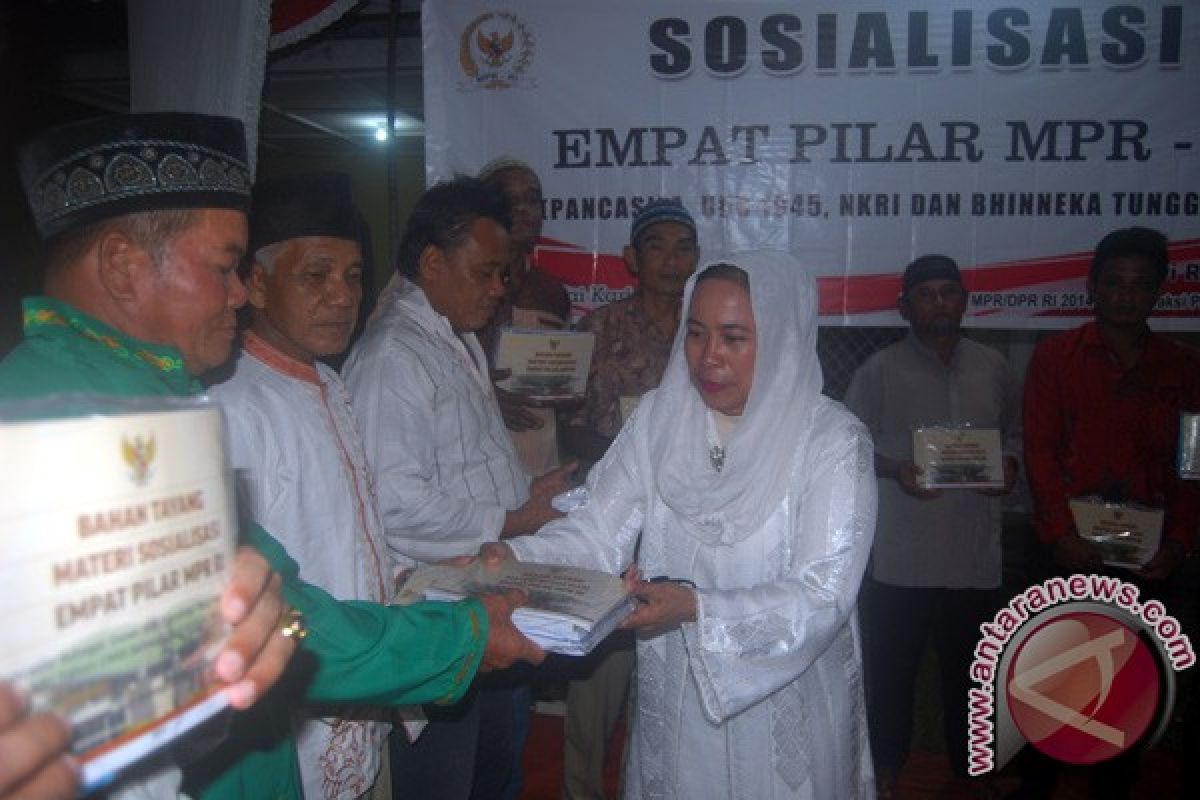 Dwi Ria Sosialisasi Empat Pilar di Karimun  