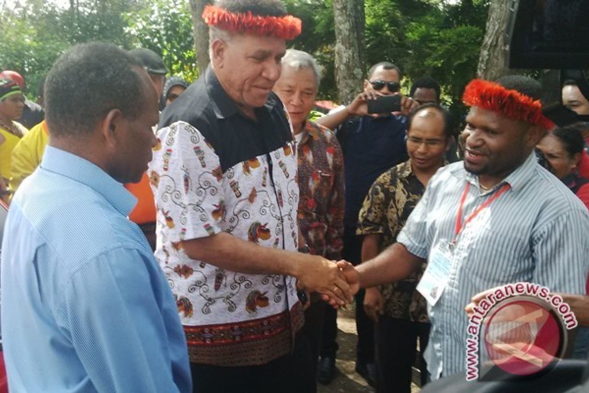 Irjen Waterpauw berbagi pengalaman dengan OMK Jayawijaya 