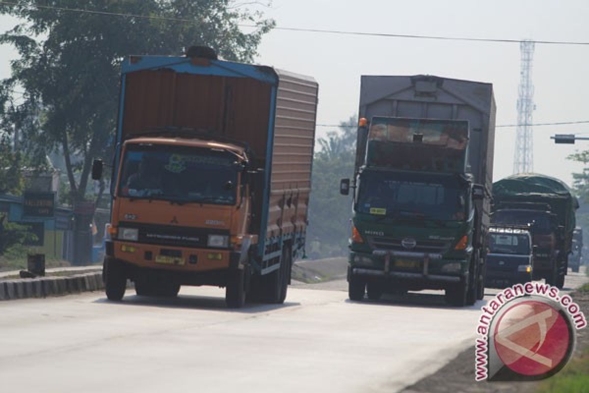 Jalur pantura Indramayu masih lancar