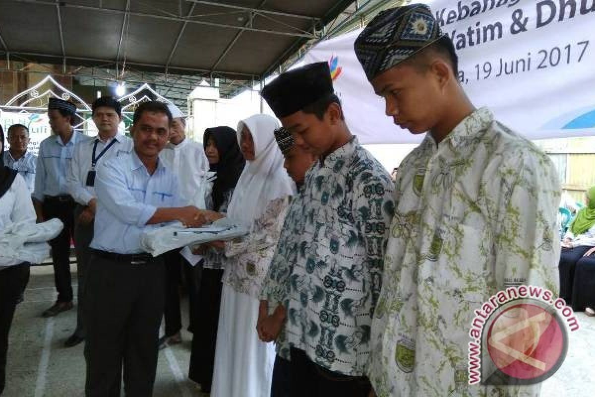 PLN WP2B menyantuni 250 santri di Kota Jayapura 