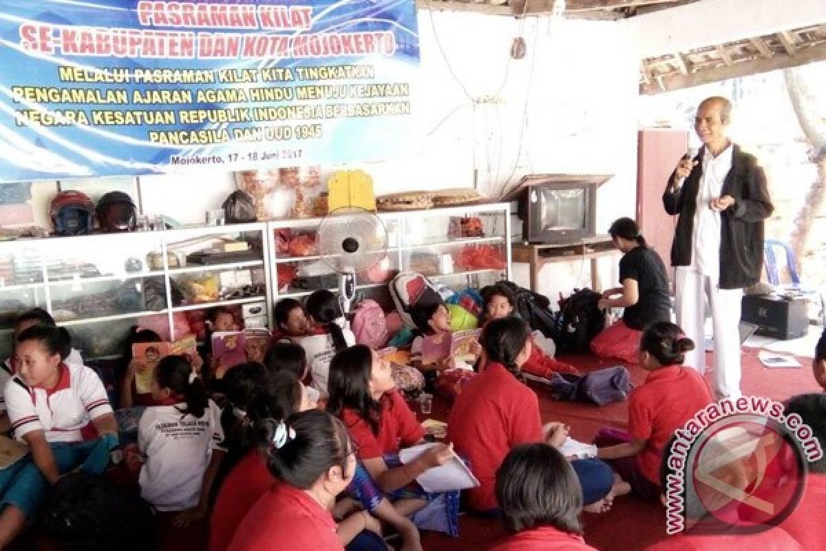 Pascasarjana IHDN Denpasar Pengabdian Masyarakat ke Mojokerto