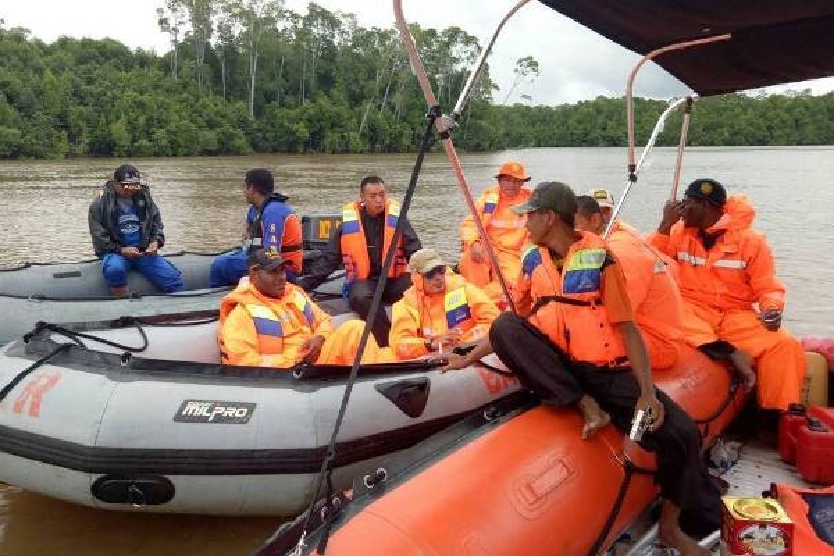 Tiga regu penyelemat cari korban kecelakaan perahu