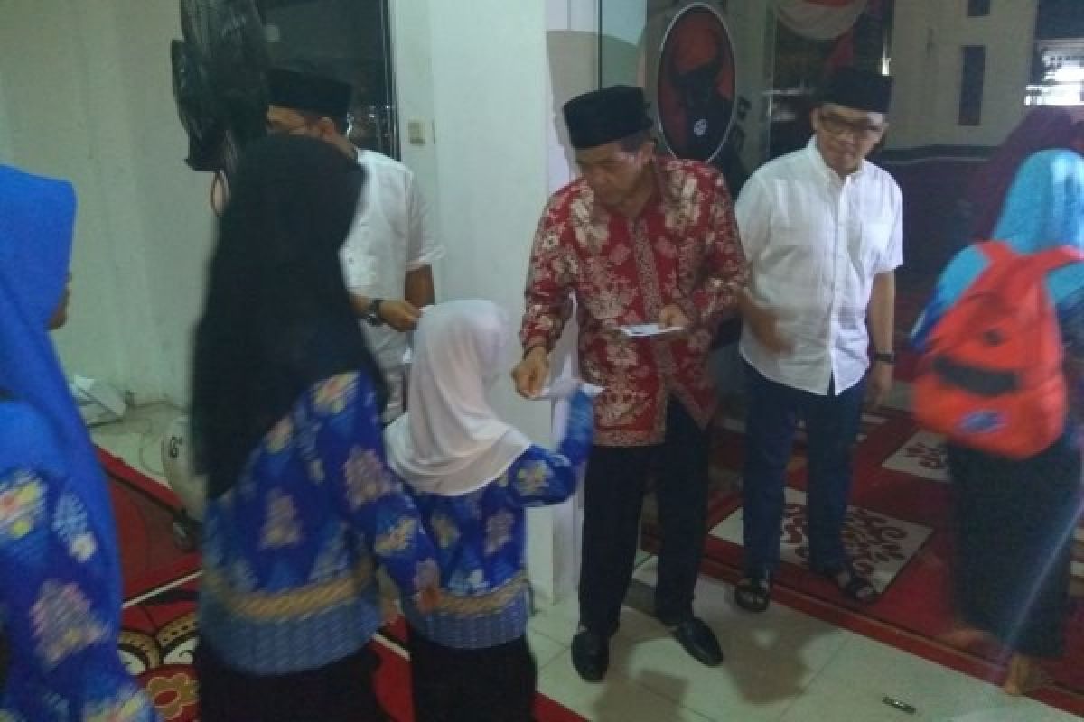 PDIP Kalteng Berbagi Dengan Anak Pesantren dan Komunitas 