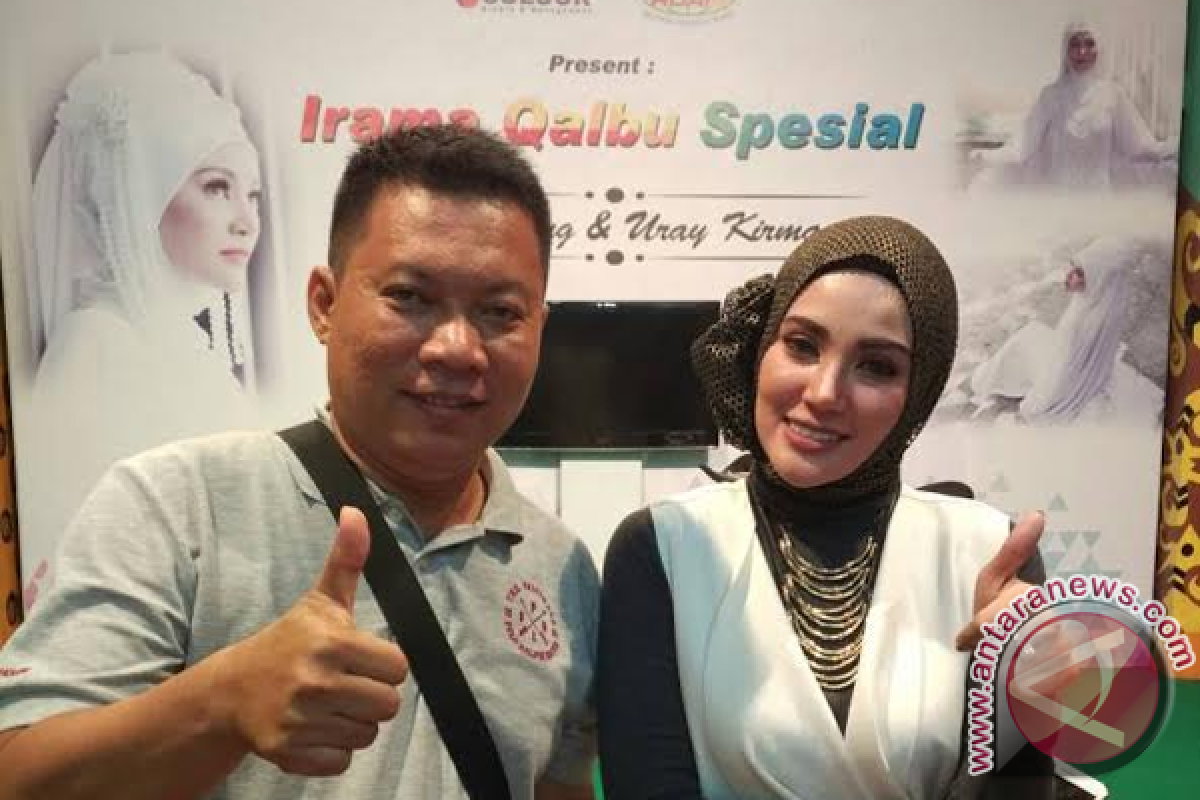 Yessy Bintang Promosikan Album Ketetapan Hati Di Kalbar