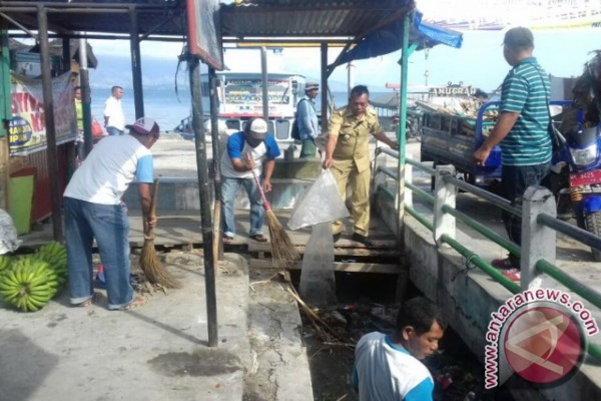 Kota Turis Parapat Berbenah Sambut Lebaran