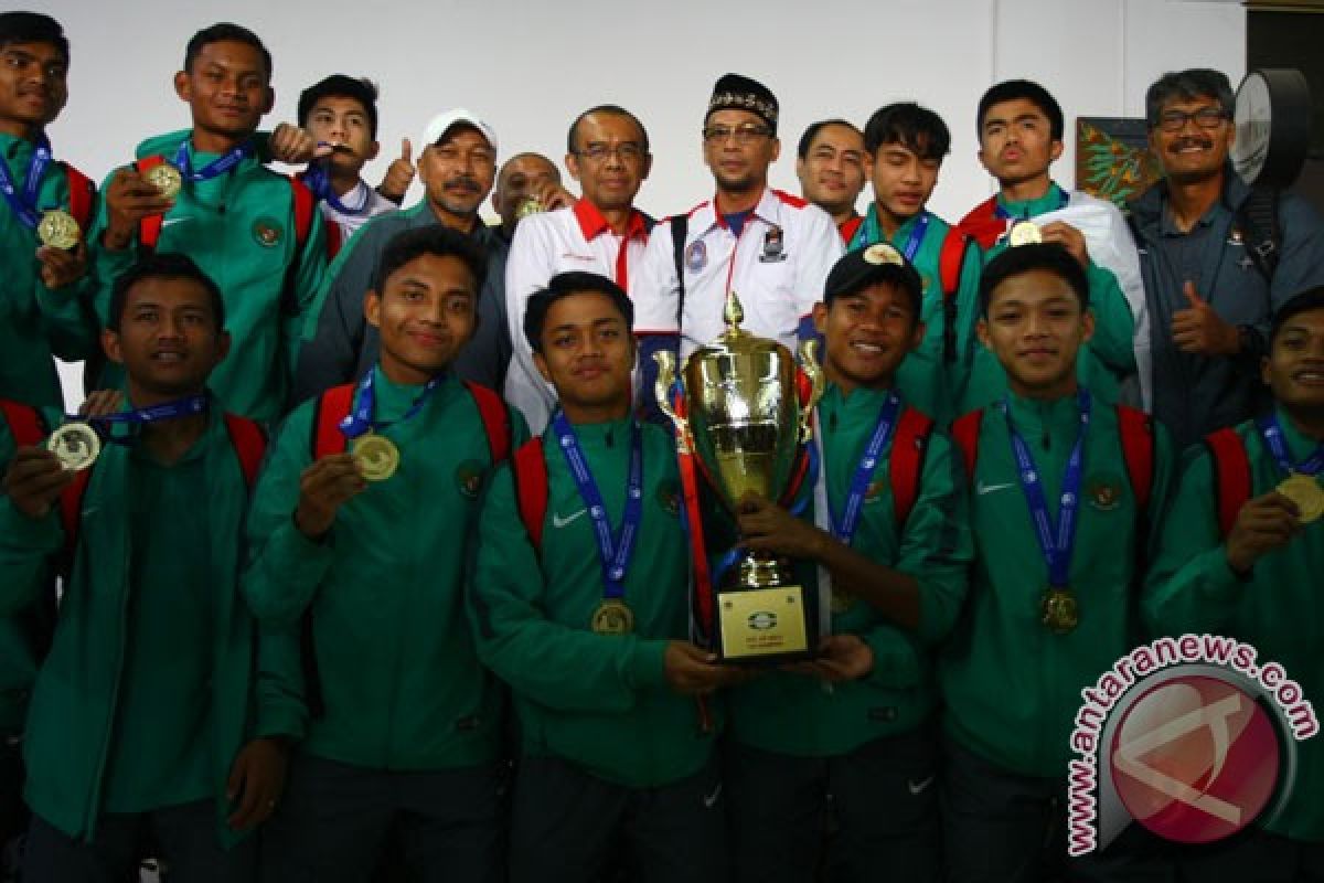 Indonesia juara Tien Phong Plastic Cup Vietnam