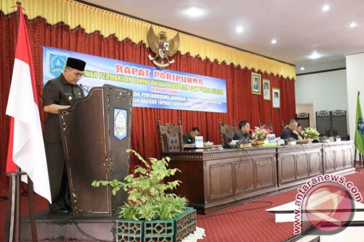 Bupati HSS Sampaikan Raperda LKPj APBD 2016