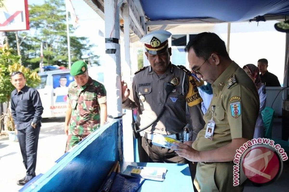 Bupati Waykanan Tinjau Sejumlan Pos Pantau Mudik Lebaran