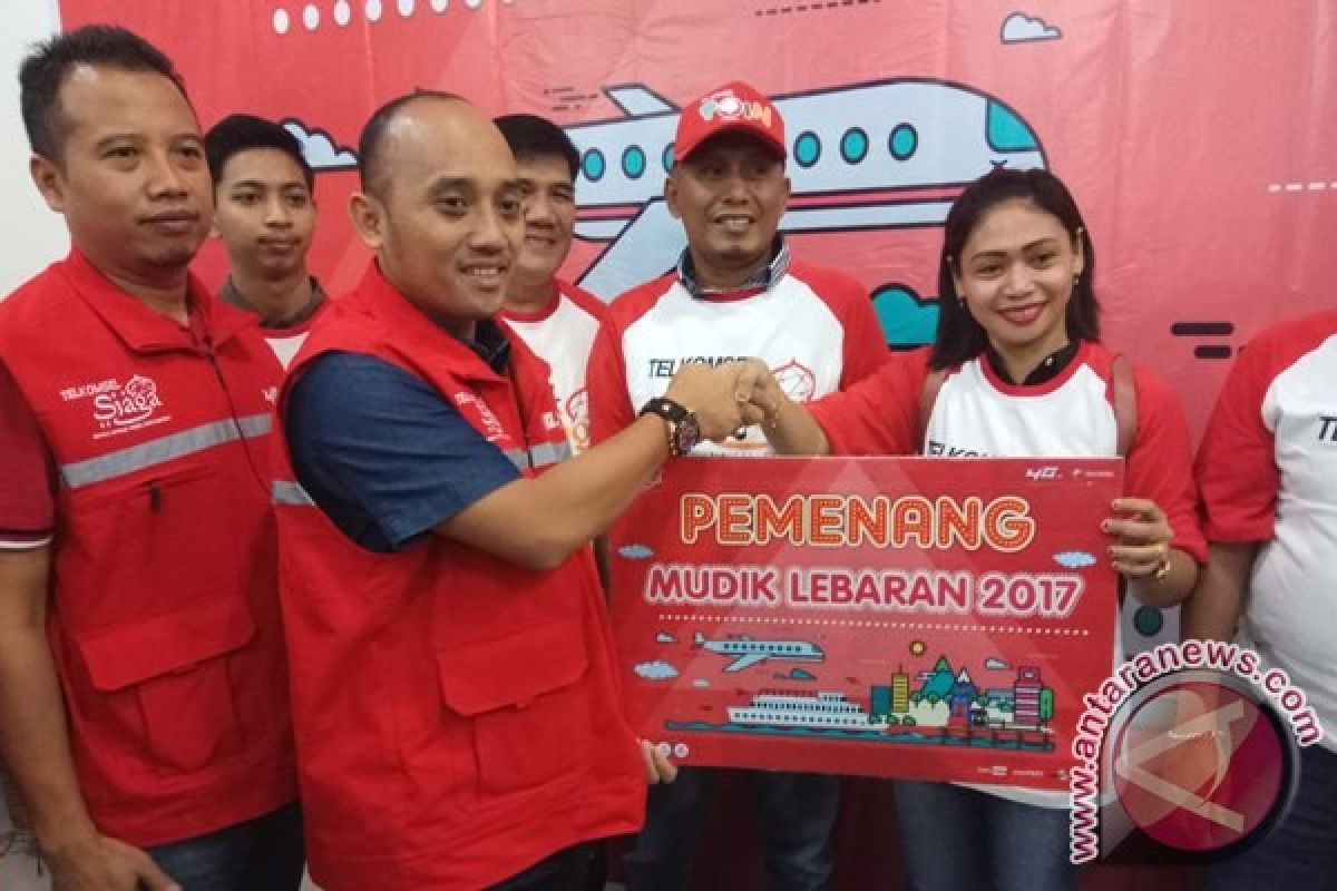 Telkomsel Papua bagikan 50 tiket mudik gratis