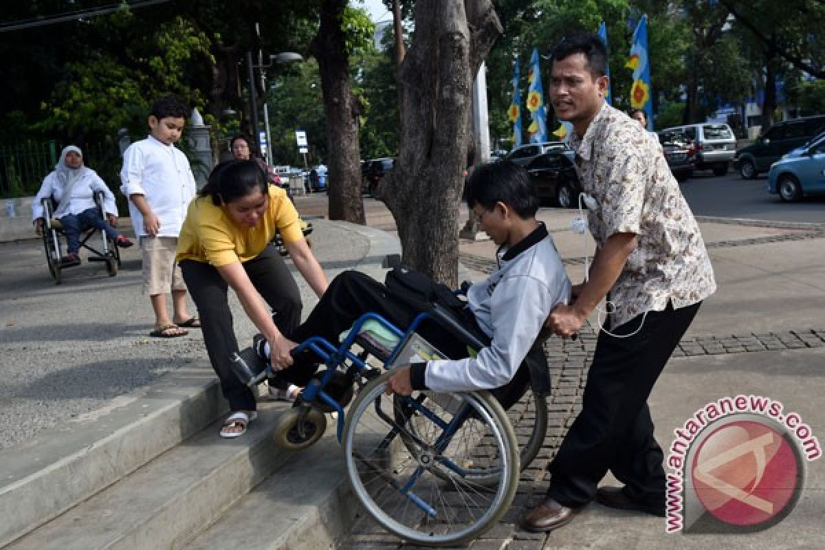 Mensos dorong pemda terbitnya perda disabilitas