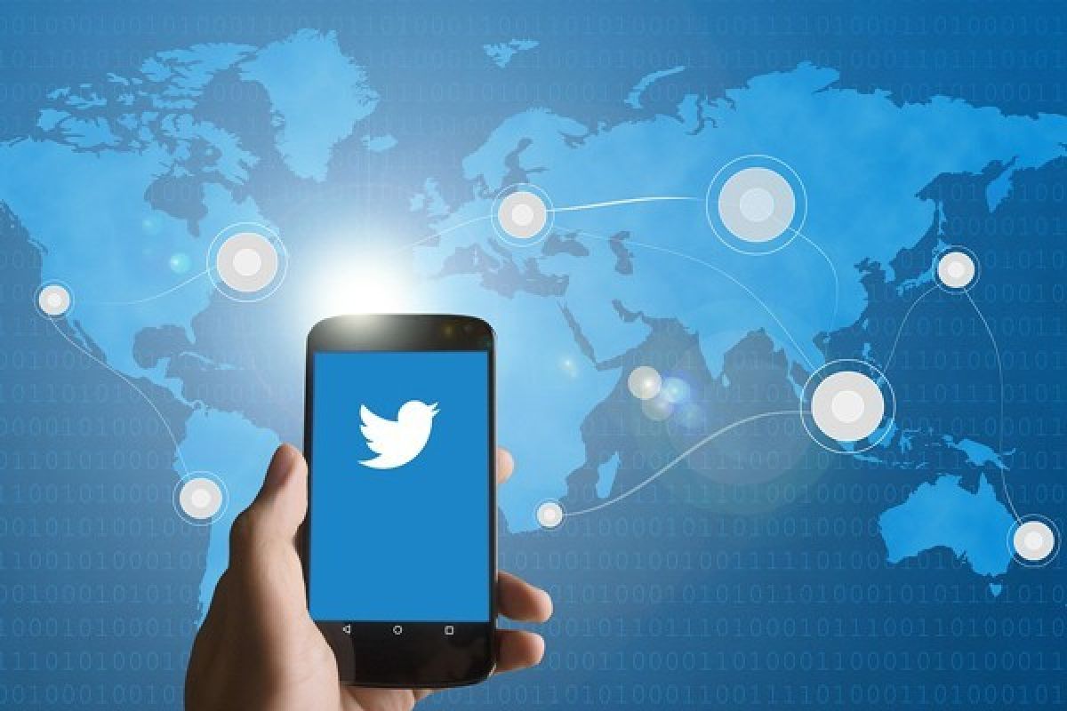 Modus Malam Twitter Sekarang Otomatis di Android