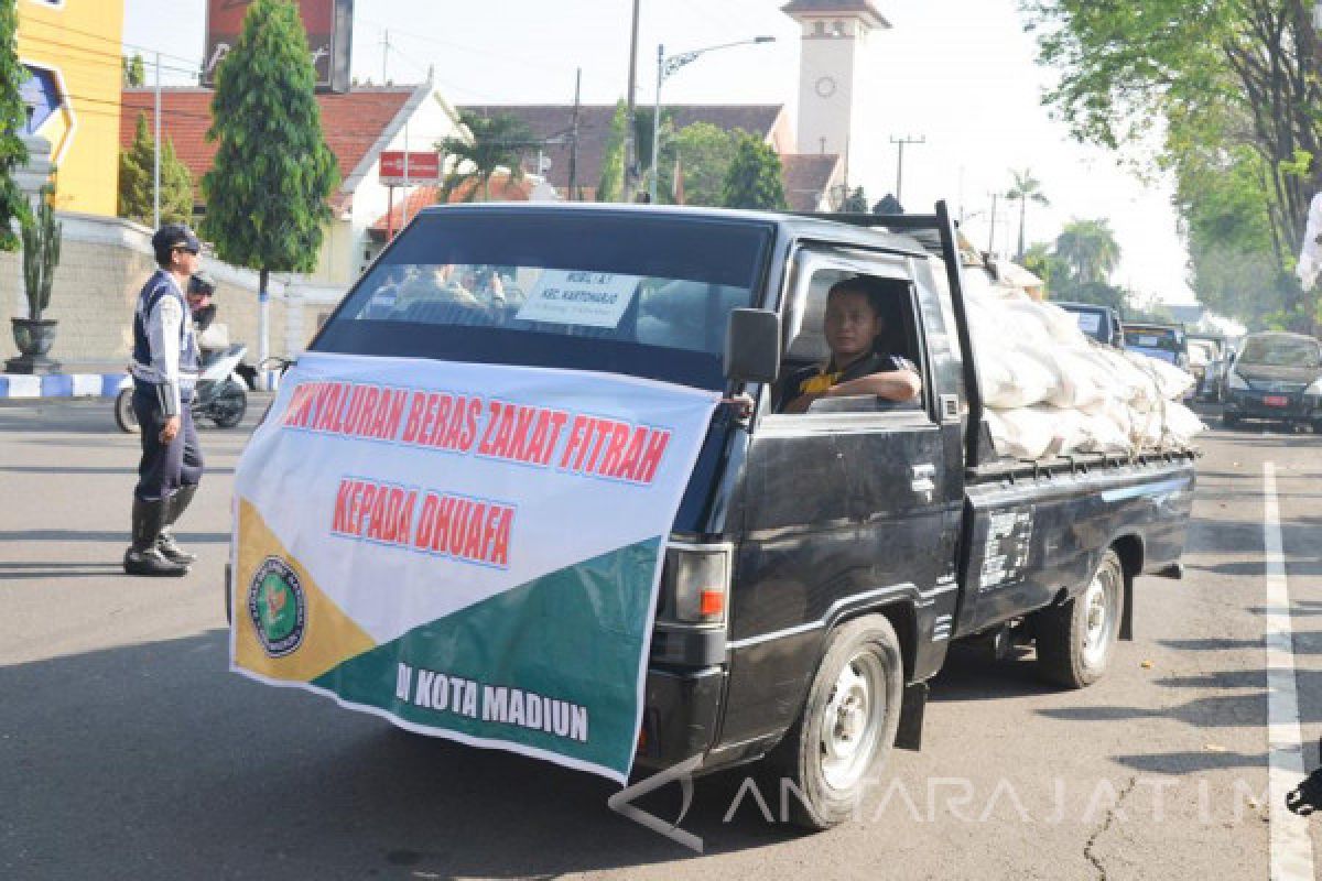 Pemkot Madiun Salurkan 18 Ton Beras Zakat Fitrah