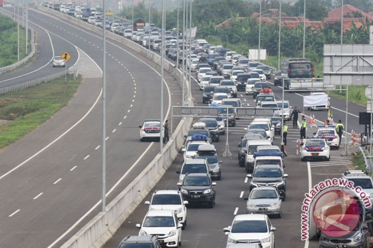 Plt Gubernur Jateng minta rambu-rambu Tol Batang-Semarang dilengkapi