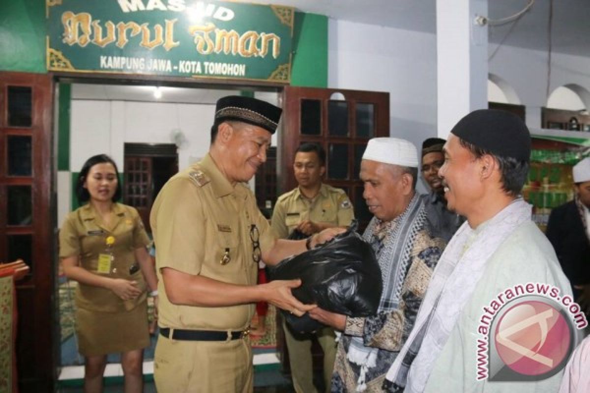  Pemkot Buka Puasa Bersama Jamaah Kampung Jawa 