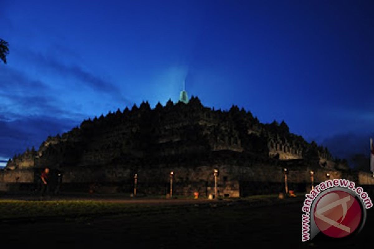 Kawasan Borobudur Dipercantik Dengan Payung Warna-Warni