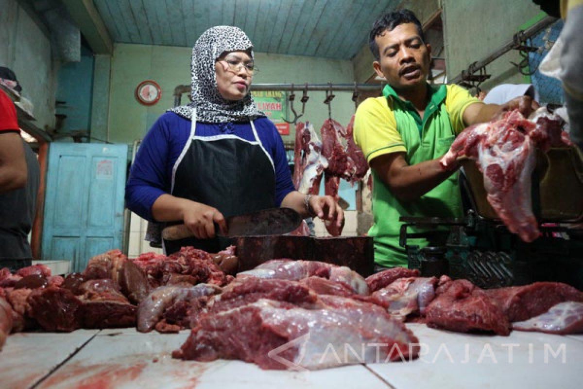 Omzet Pedagang Daging Sapi di Bojonegoro Meningkat