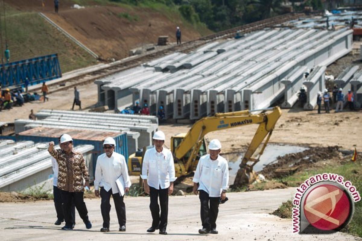 Presiden Jokowi Nilai Baik Perkembangan Tol Bocimi
