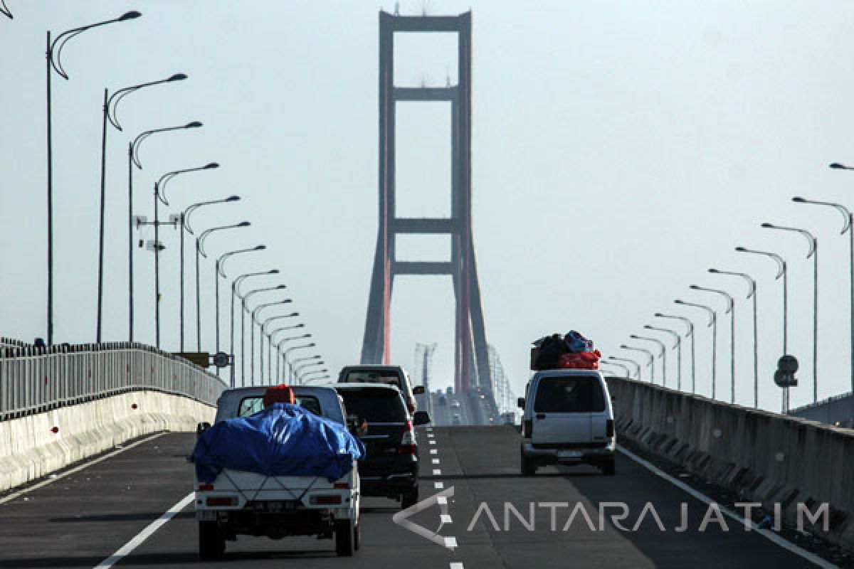 Pemerintah Segera Bebaskan Pembayaran Tol Suramadu