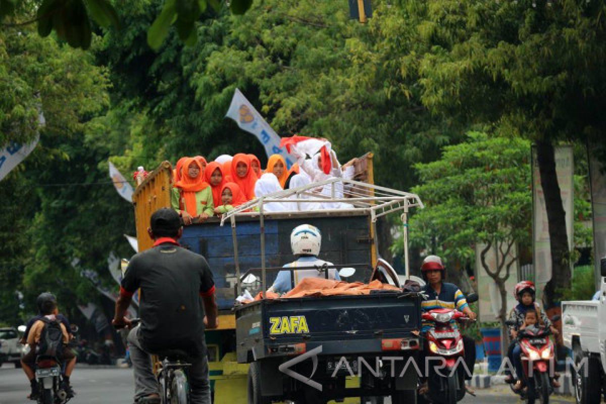 Dishub Bojonegoro akan Paksa Truk Parkir di Tempat (Video)