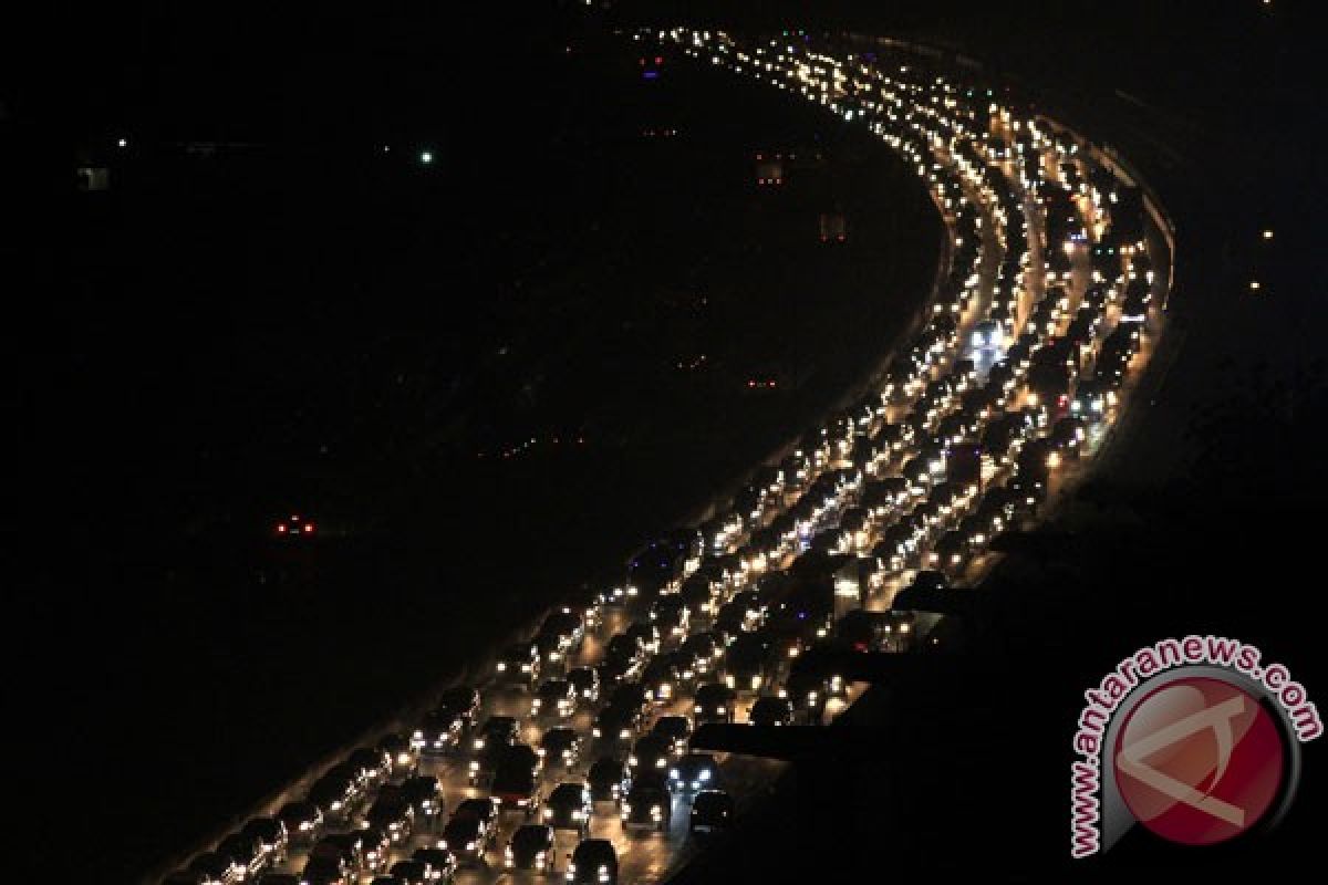 Otoritas tol Jakarta-Cikampek rekayasa arus lalu-lintas