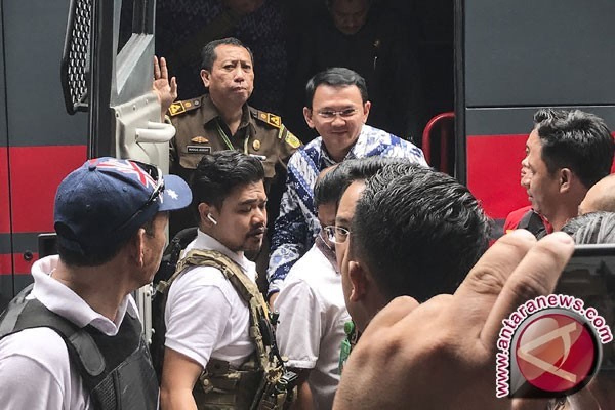 Ahok Tetap Menghuni Rutan Mako Brimob