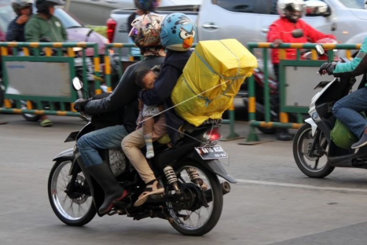 Kakorlantas mengajak masyarakat tunda mudik lebaran 2021