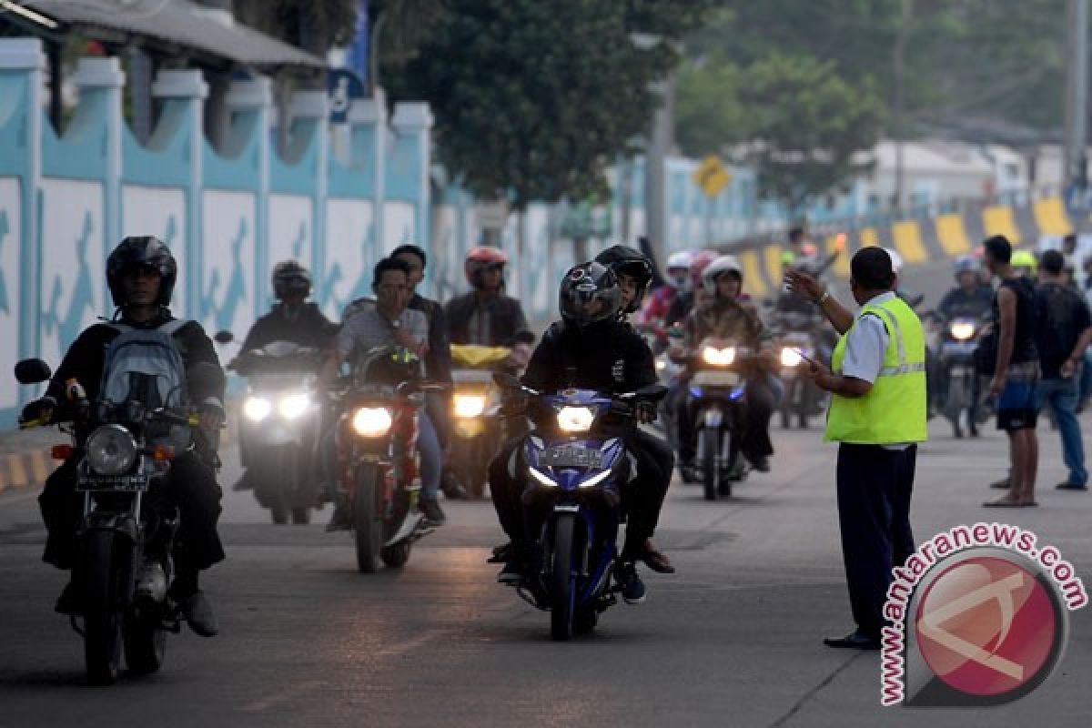 Jalan Lebak Banten dipadati kendaraan arus balik Lebaran